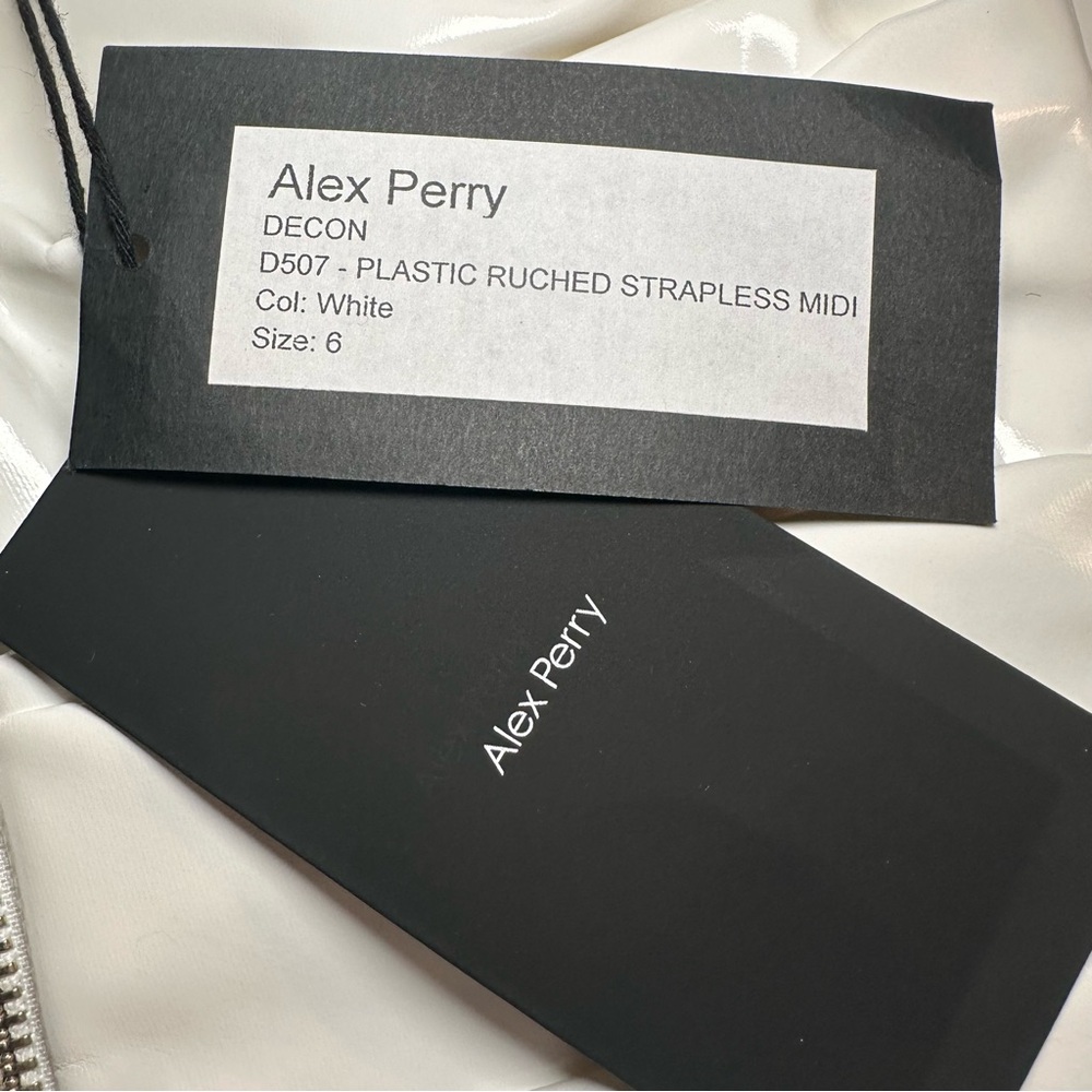 Alex Perry Decon Ruched Stretch Vinyl Strapless Dress Size 6. New with T… - Picture 9 of 10